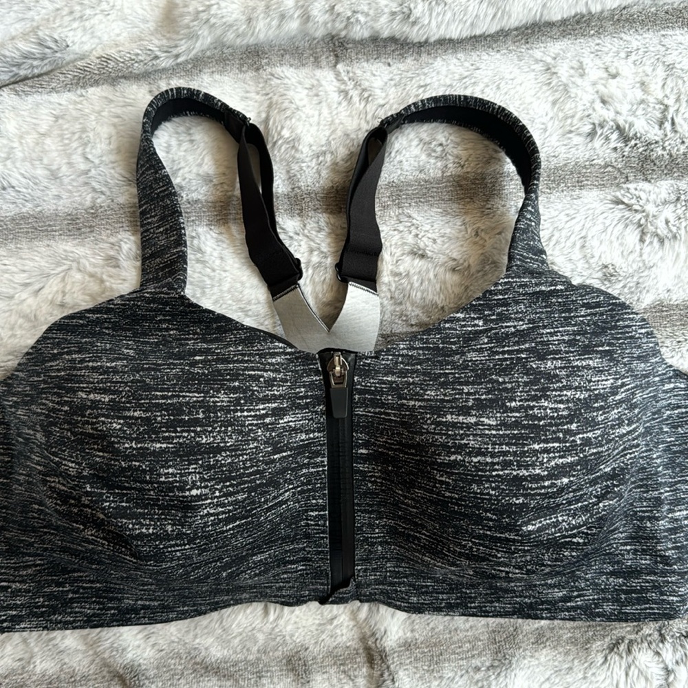 Victoria Secret knockout 38DD black /grey